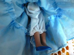 2 porcelain blue legs